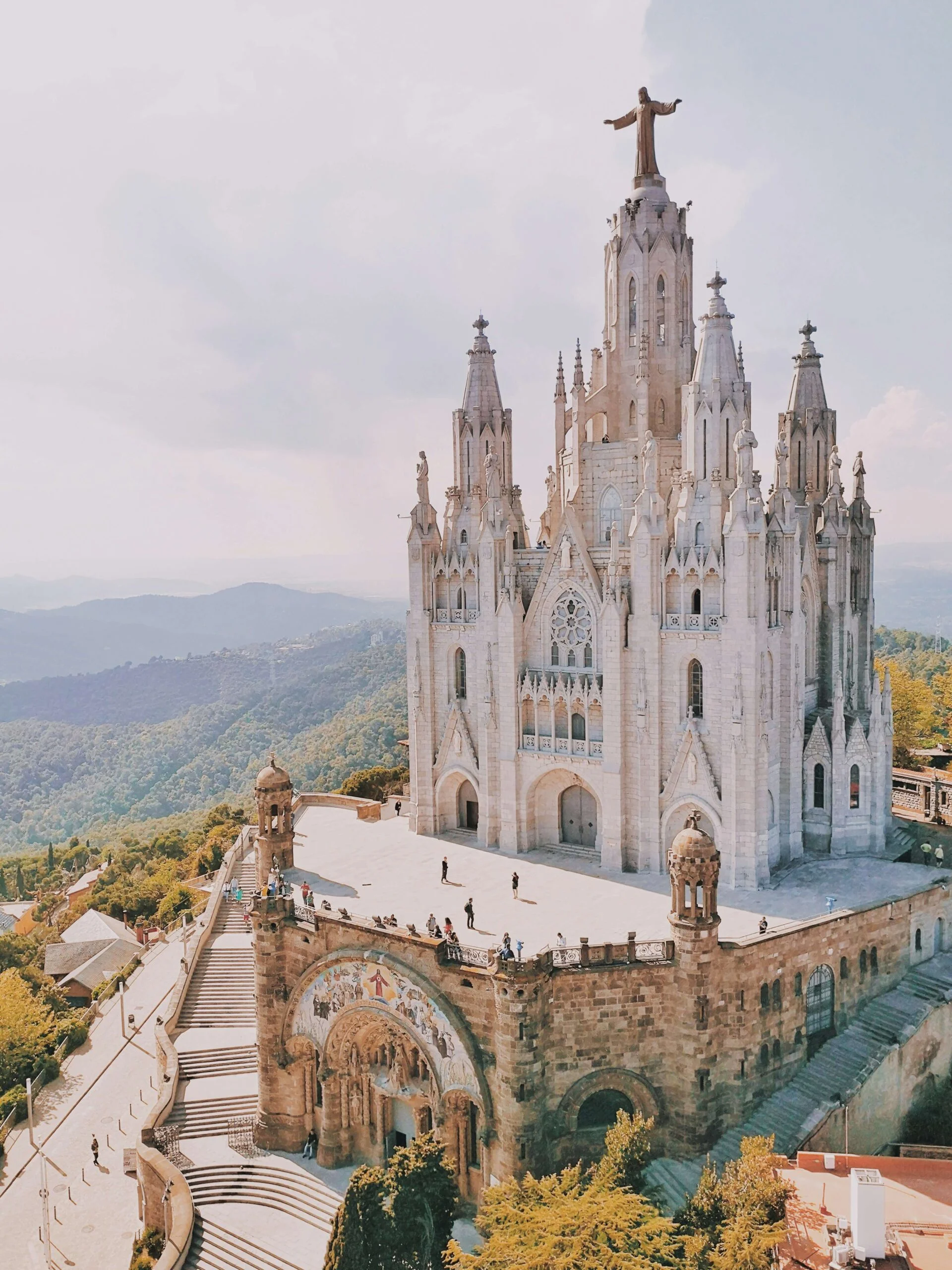 tomas nozina barcelona unsplash